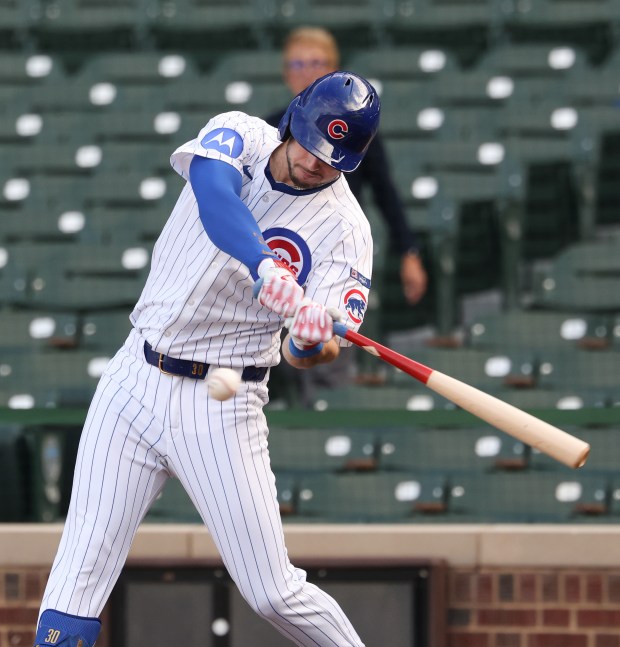 Cubs right fielder Kyle Tucker takes batting practice before a game against the Mets at Wrigley Field on Sept. 25, 2025, in Chicago. (John J. Kim/Chicago Tribune)