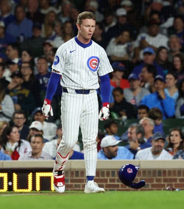 Cubs center fielder Pete Crow-Armstrong tosses his batting helmet after striking out against the Mets in the second inning at Wrigley Field on Sept. 25, 2025, in Chicago. (John J. Kim/Chicago Tribune)