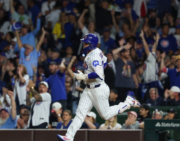 Cubs right fielder Seiya Suzuki rounds the bases after hitting a three-run home run in the sixth inning against the Mets at Wrigley Field on Sept. 25, 2025, in Chicago. (John J. Kim/Chicago Tribune)