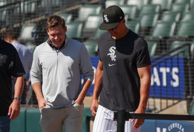 Chicago White Sox general manager Chris Getz, left, speaks to manager Will Venable before the Sox game against the Baltimore Orioles at Rate Field on Wednesday, Sept. 17, 2025. (Eileen T. Meslar/Chicago Tribune)