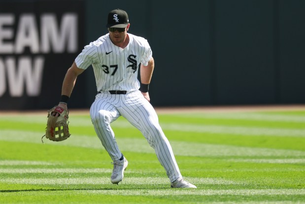 Chicago White Sox outfielder Will Robertson (37) makes a fielding error as he misses a fly ball into outfield during the first inning against the Baltimore Orioles at Rate Field on Wednesday, Sept. 17, 2025. (Eileen T. Meslar/Chicago Tribune)