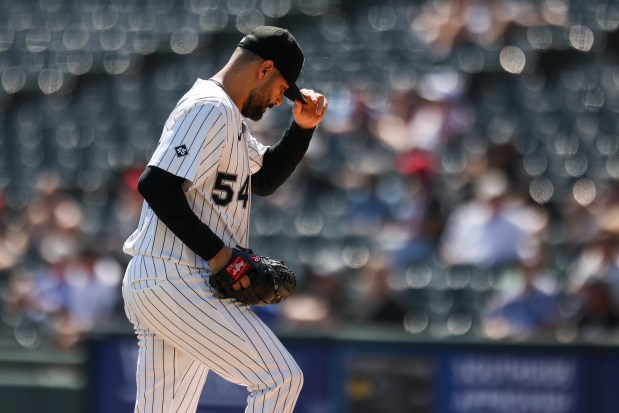 Chicago White Sox pitcher Martín Pérez (54) walks back to the mound after allowing a single during the first inning against the Baltimore Orioles at Rate Field on Wednesday, Sept. 17, 2025. (Eileen T. Meslar/Chicago Tribune)