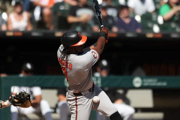 Baltimore Orioles shortstop Jorge Mateo (3) fouls the ball during the fourth inning against the Chicago White Sox at Rate Field on Wednesday, Sept. 17, 2025. (Eileen T. Meslar/Chicago Tribune)