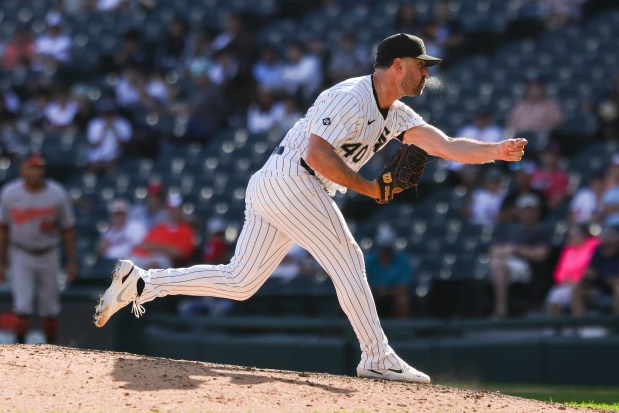 Chicago White Sox pitcher Tyler Gilbert (40) pitches during the ninth inning against the Baltimore Orioles at Rate Field on Wednesday, Sept. 17, 2025. (Eileen T. Meslar/Chicago Tribune)