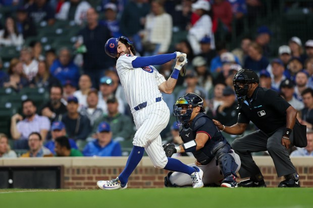 Chicago Cubs shortstop Dansby Swanson (7) gets a strike during the second inning against the Atlanta Braves at Wrigley Field Wednesday Sept. 3, 2025, in Chicago. (Armando L. Sanchez/Chicago Tribune)