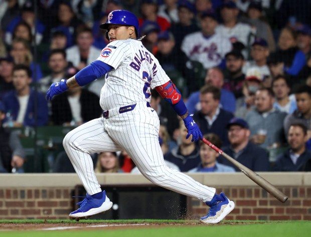 Chicago Cubs designated hitter Moisés Ballesteros drives in a run on a single in the third inning of a game against the New York Mets at Wrigley Field in Chicago on Sept. 24, 2025. (Chris Sweda/Chicago Tribune)