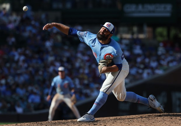 Chicago Cubs relief pitcher Andrew Kittredge delivers to the Tampa Bay Rays in the ninth inning of a game at Wrigley Field in Chicago on Sept. 12, 2025. (Chris Sweda/Chicago Tribune)