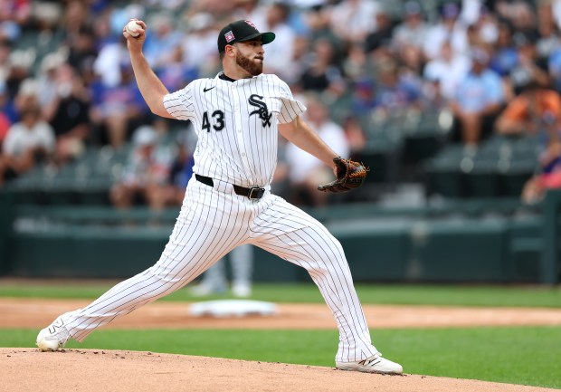 Chicago White Sox starting pitcher Aaron Civale (43) delivers to the Chicago Cubs in the first inning of a game at Rate Field in Chicago on July 26, 2025. (Chris Sweda/Chicago Tribune)