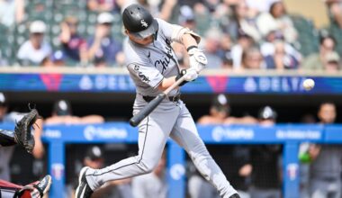 Chicago White Sox hit home runs early, rally late for win