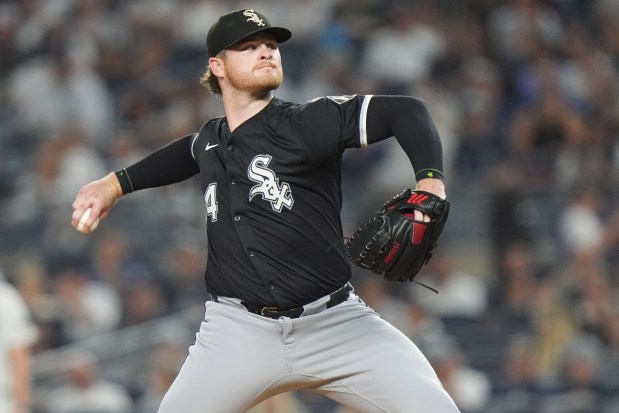 Chicago White Sox's Shane Smith pitches during the first inning of a baseball game against the New York Yankees Tuesday, Sept. 23, 2025, in New York. (AP Photo/Frank Franklin II)