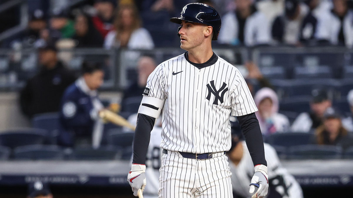 New York Yankees center fielder Cody Bellinger (35) holds a torpedo bat as he steps up to the plate in the first inning against the Arizona Diamondbacks at Yankee Stadium.