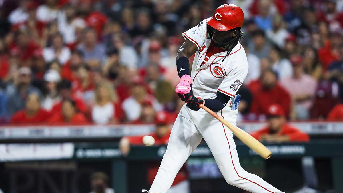 Cincinnati Reds shortstop Elly De La Cruz (44) hits a single in the fourth inning against the Pittsburgh Pirates at Great American Ball Park. 