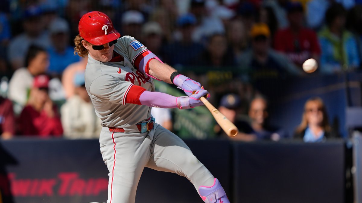 Phillies stay persistent in chaotic win over Brewers – NBC Sports Philadelphia
