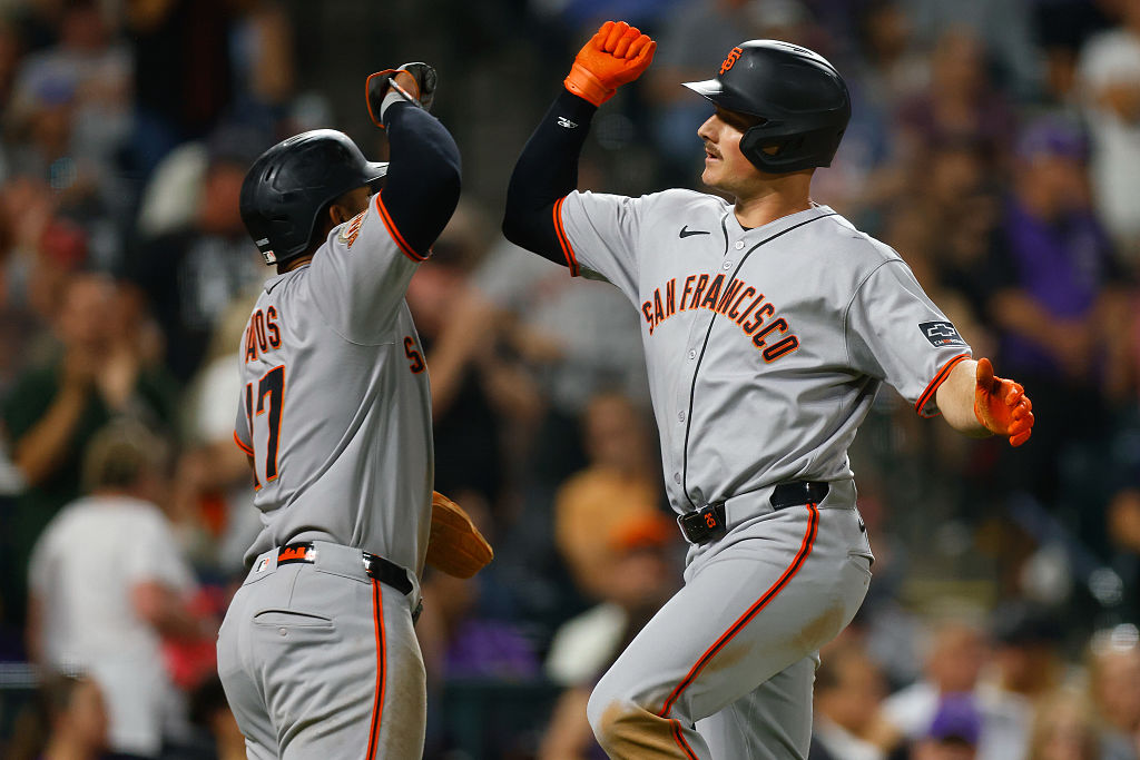 San Francisco Giants look to gain ground in WC race vs. STL