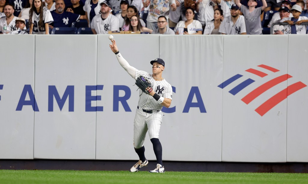 Tipping Yankees overcome defensive concerns in major ground-gaining win over Blue Jays