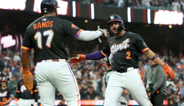 Giants dump D-backs again, slice into wild-card deficit