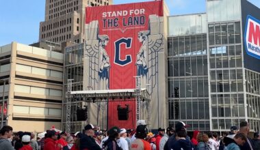 Guardians Reds playoff push MLB