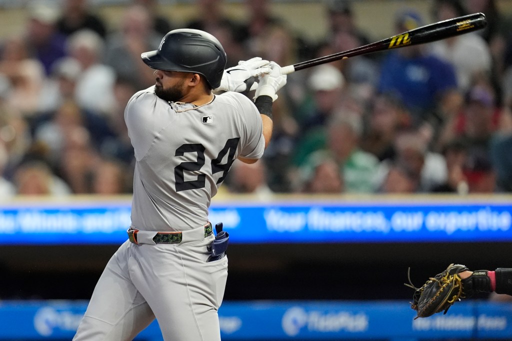 Jasson Domínguez rips an RBI double in the fourth inning of the Yankees' win over the Twins.