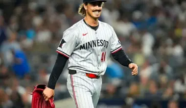 Royals Rout Twins as Joe Ryan Exits Early in Loss