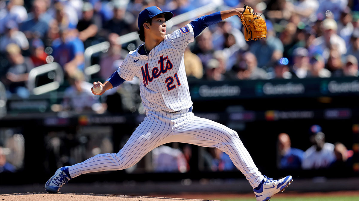 New York Mets starting pitcher Jonah Tong (21) pitches against the San Diego Padres during the first inning at Citi Field. 