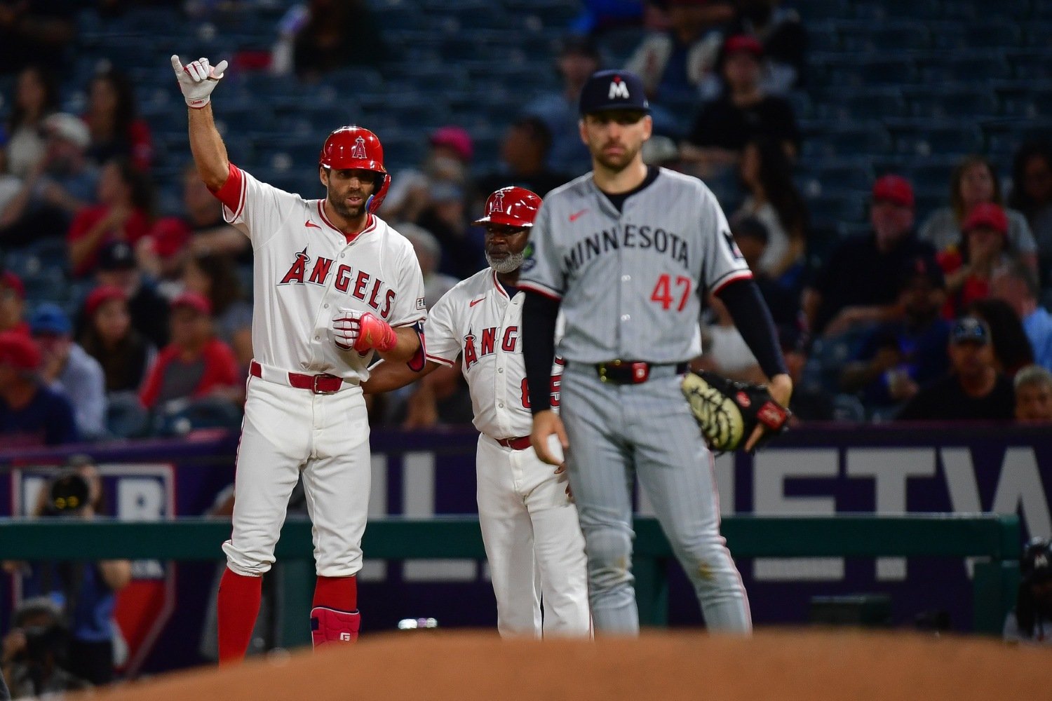 Angels 12, Twins 2: Oy vey... - Twins