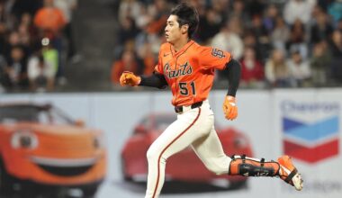 Lee Jung-hoo Triples, Singles in Multi-Hit Game - 조선일보