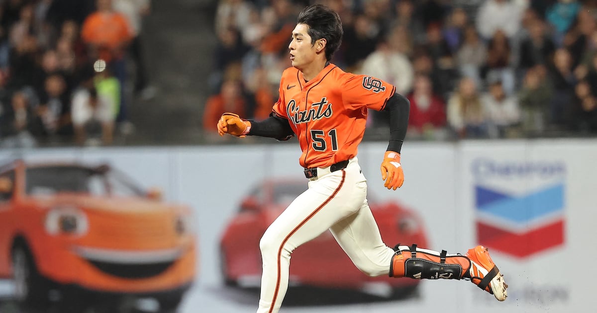 Lee Jung-hoo Triples, Singles in Multi-Hit Game - 조선일보