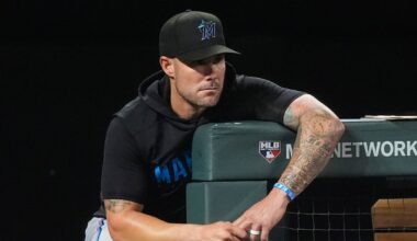 Who is Skip Schumaker? 5 things to know about Texas Rangers manager candidate