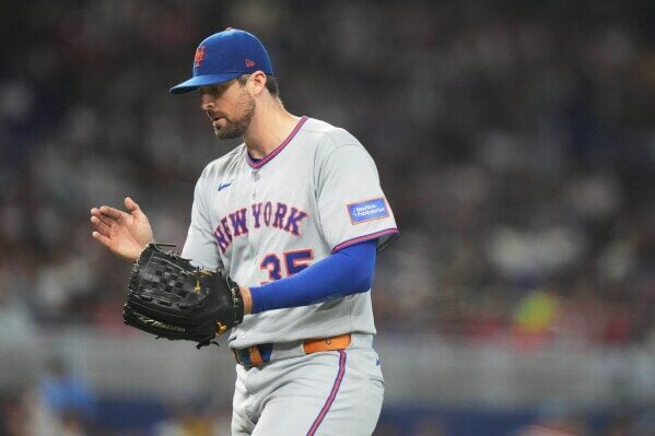 Mets Shut Out Marlins, Stay in NL Wild Card Race