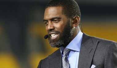Randy Moss May Have Become Vikings Version of What Grimace Was for 2024 Mets