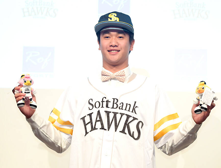 Japan’s SoftBank Hawks sign Zhang Jun-wei