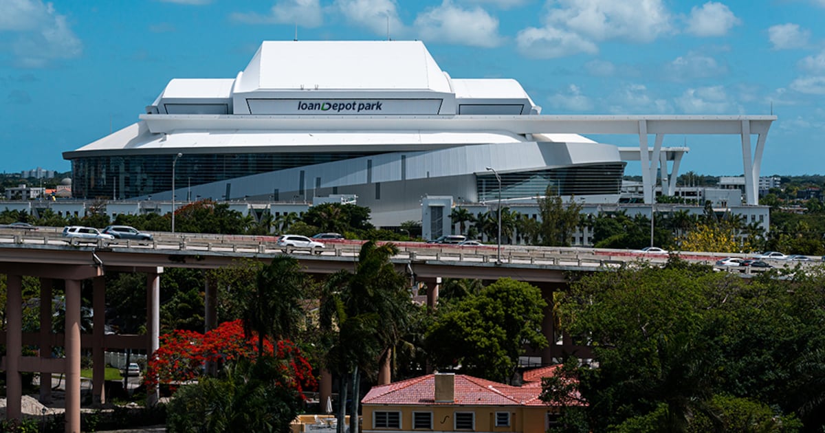 Carlos Alcaraz to play in loanDepot park tennis exhibition