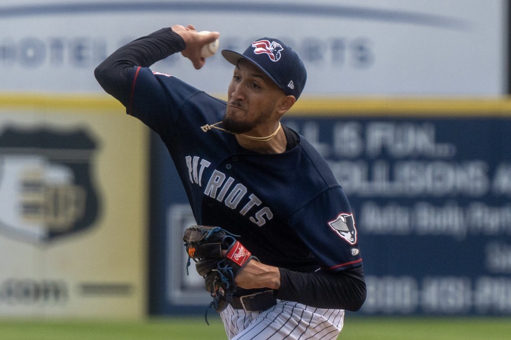 Elmer Rodriguez-Cruz throws a pitch for the Somerset Patriots.