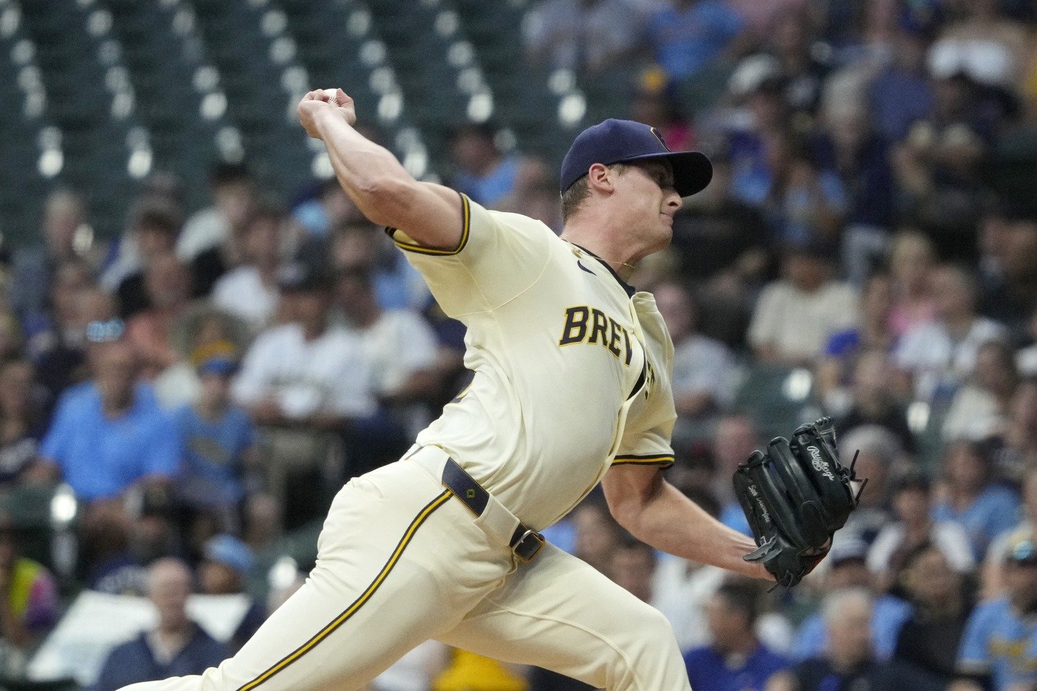 Brewers Pitchers Cut Their Way Through Angels Lineup in Resounding Sweep - Brewers