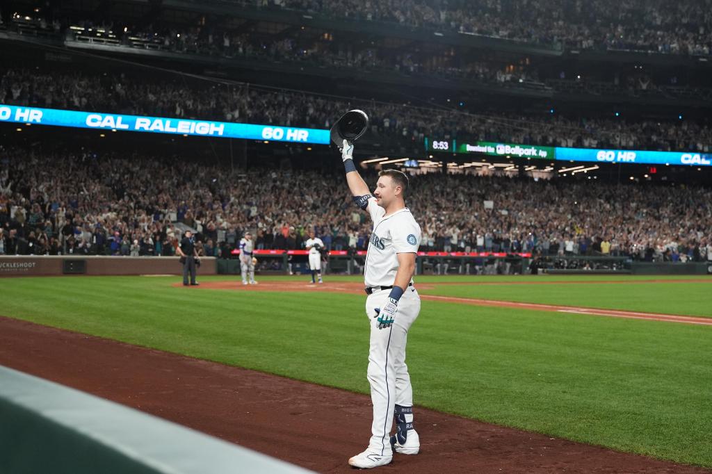 Seattle Mariners win the AL West for the 1st time in 24 years as Cal Raleigh reaches 60 home runs – Chicago Tribune