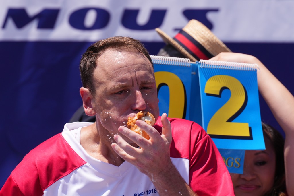 Joey Chestnut aiming for new eating record at Giants-Dodgers game