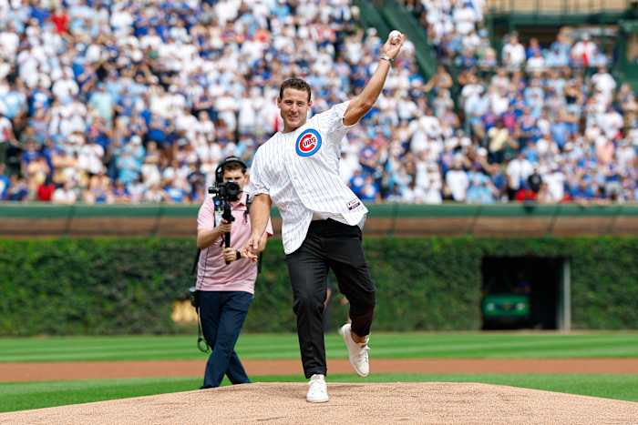 Anthony Rizzo retires with the Chicago Cubs, nearly catches home run in Wrigley bleachers