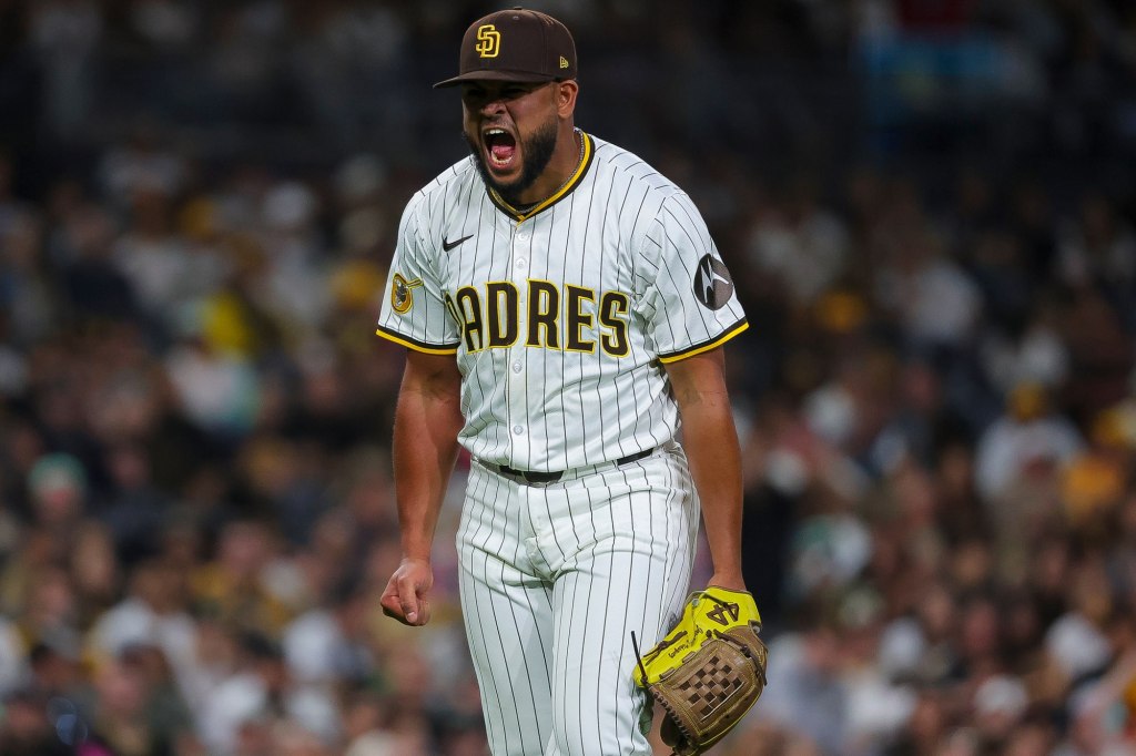 Randy Vásquez, Padres handle Rockies in series opener