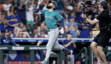 Mariners Close In On AL West Title, Sweep Astros In Houston With 7-3 Win