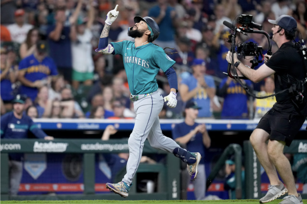 Mariners Close In On AL West Title, Sweep Astros In Houston With 7-3 Win