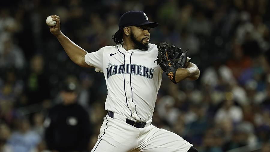 Seattle Mariners Eduard Bazardo...