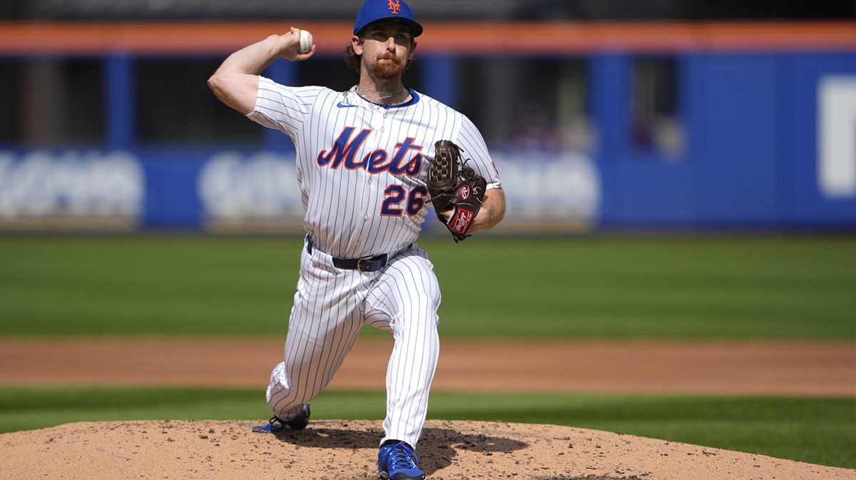 New York Mets pitcher Nolan McLean (26) delivers a pitch against the Texas Rangers during the third inning at Citi Field. Mandatory Credit: Gregory Fisher-Imagn Images