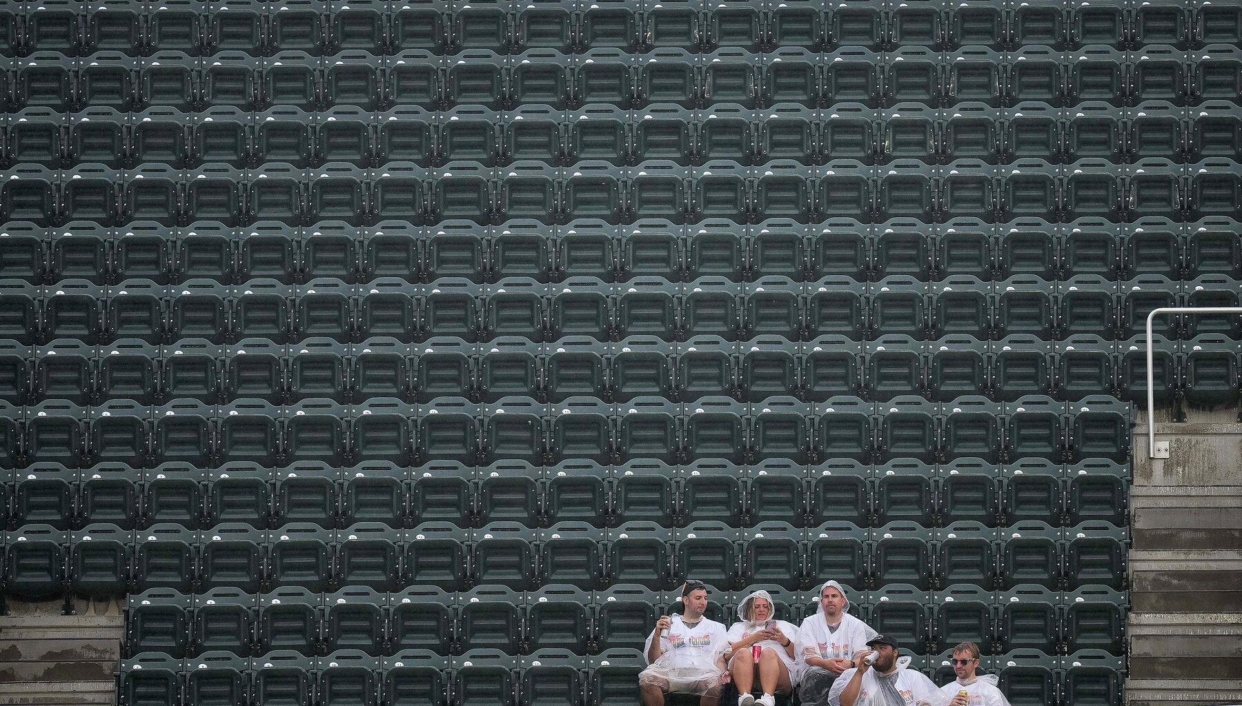 Record-Low Attendance Puts Minnesota Twins at a Crossroads - Twins