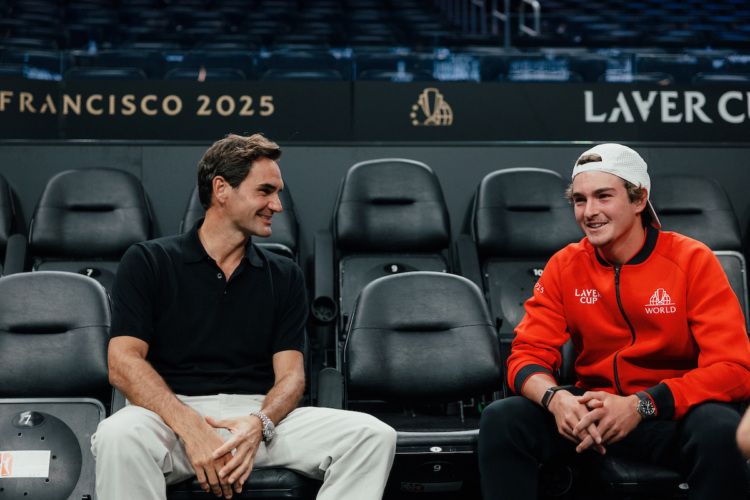 Joao Fonseca meets one of his idols, Roger Federer, at Laver Cup San Francisco 2025. 