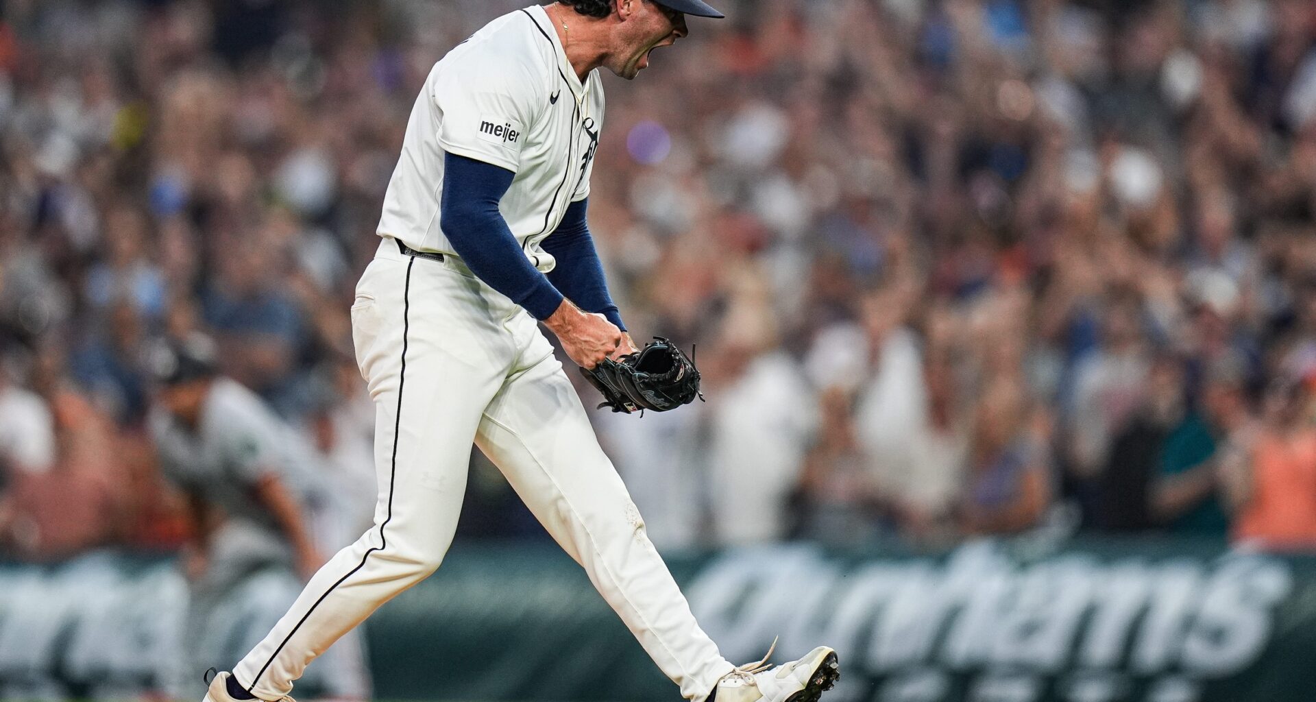 New Closer's Absence Gives Challenge to Tigers Bullpen