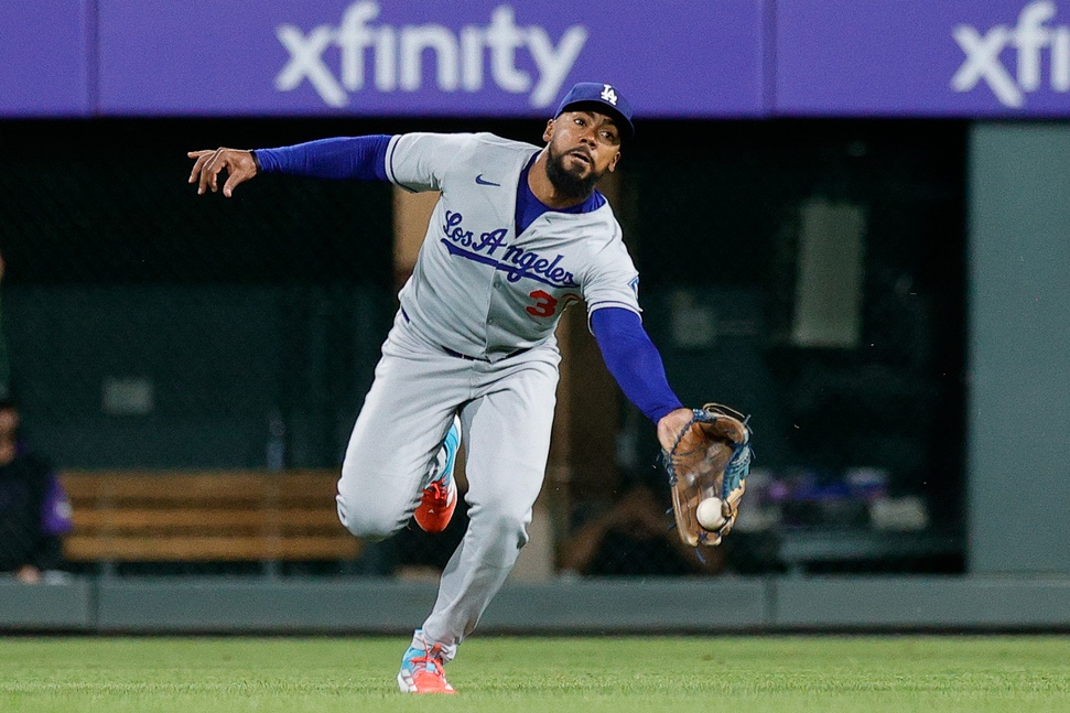 Dodgers' Dave Roberts Wants to See More Out of Teoscar Hernandez