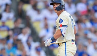 Dodgers' Will Smith Exits Wednesday's Game vs Pirates With Apparent Hand Injury