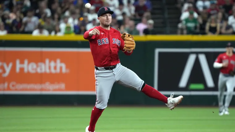 Former Astros star Alex Bregman expected to be overpaid, per MLB insider image