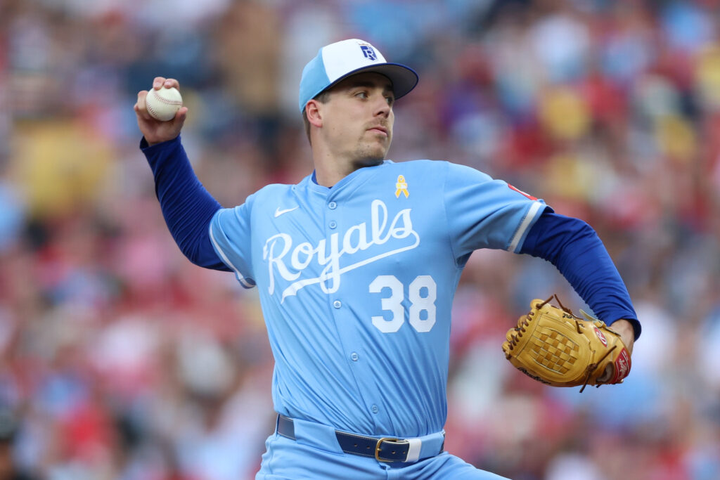 Royals To Place Ryan Bergert On Injured List
