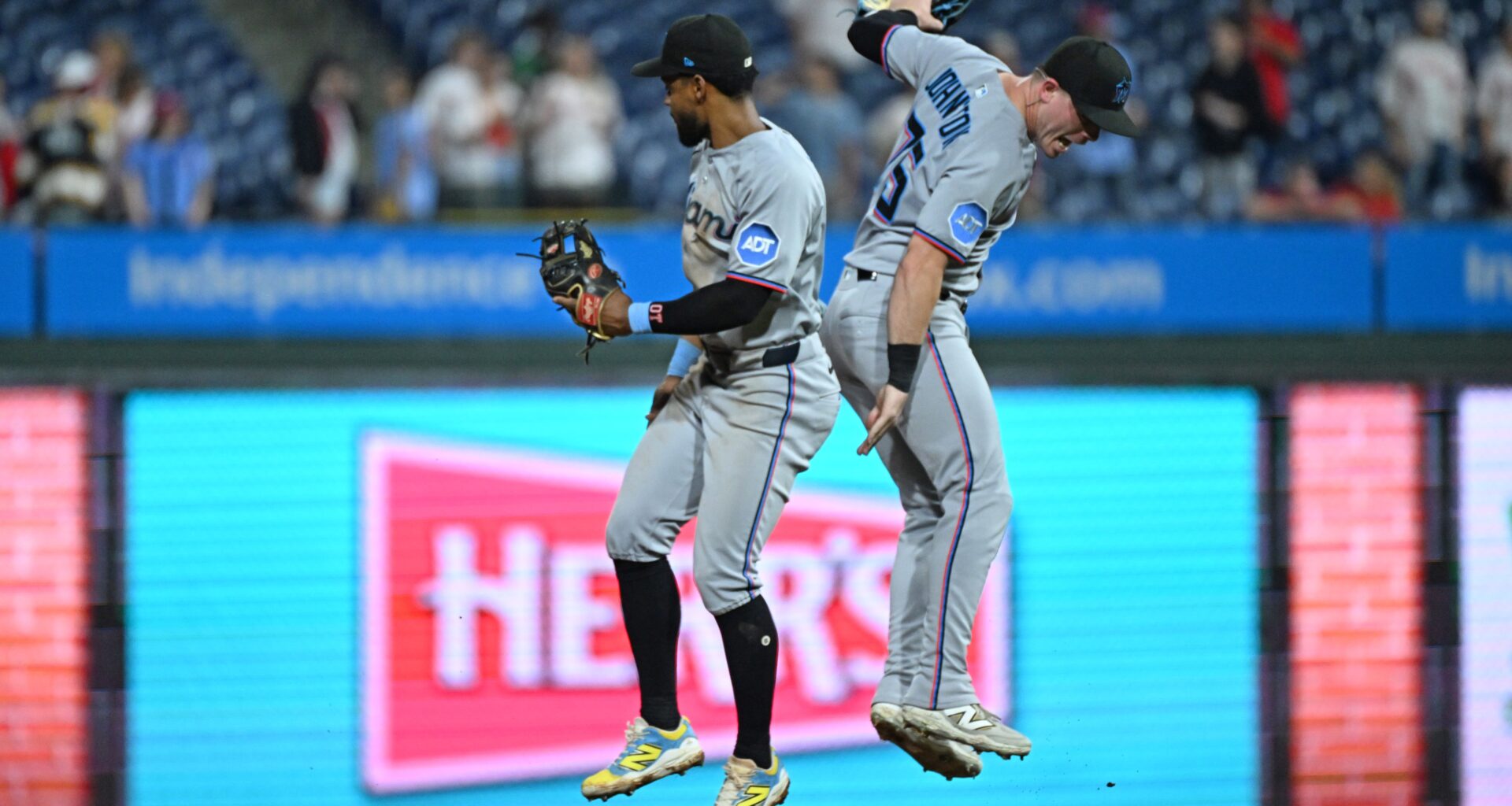 Staying alive: Marlins fight through delay, extra innings for 7th consecutive win - Marlins